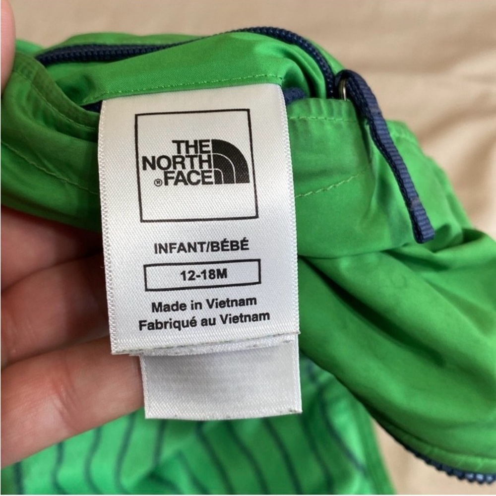 Patagonia and North Face Cozy Bundle, Reversible Jacket and Quilted Joggers - Picture 14 of 15